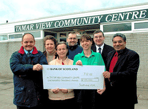 Presentation of the cheque for 100K to TVCC